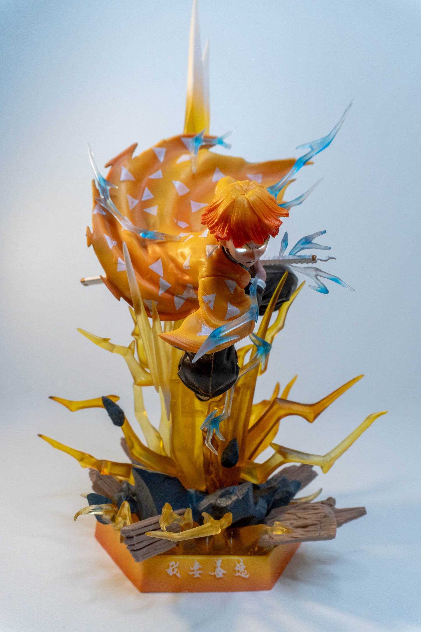 Zenitsu Agatsuma Lightning Effect Figure
